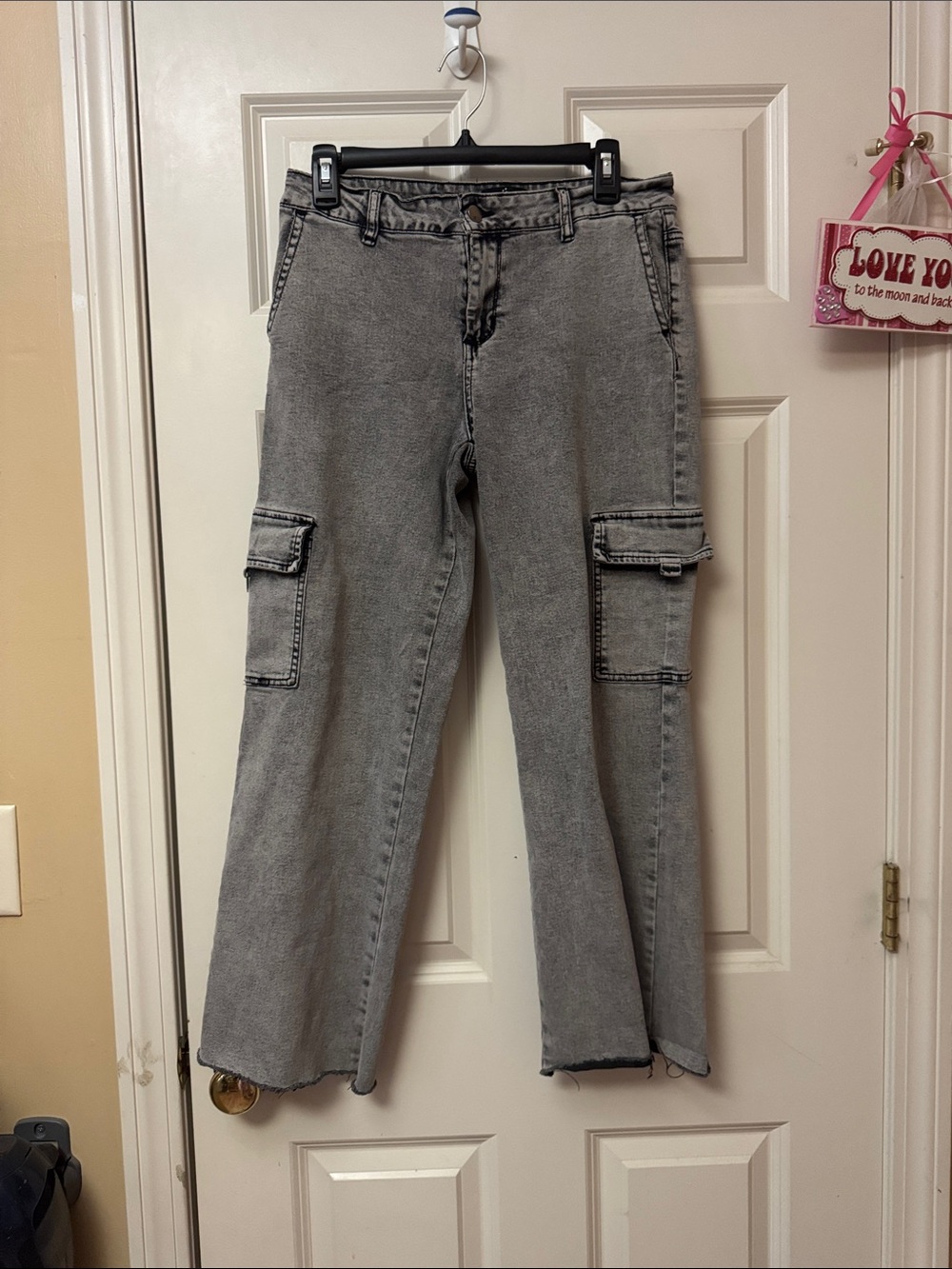 Women's Gray Straight-Leg Cargo Jeans